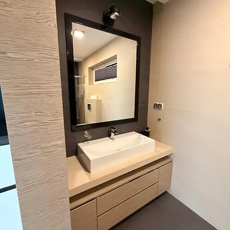 Holiday home Dom Z Basenem Pod Warszawa Gzowo